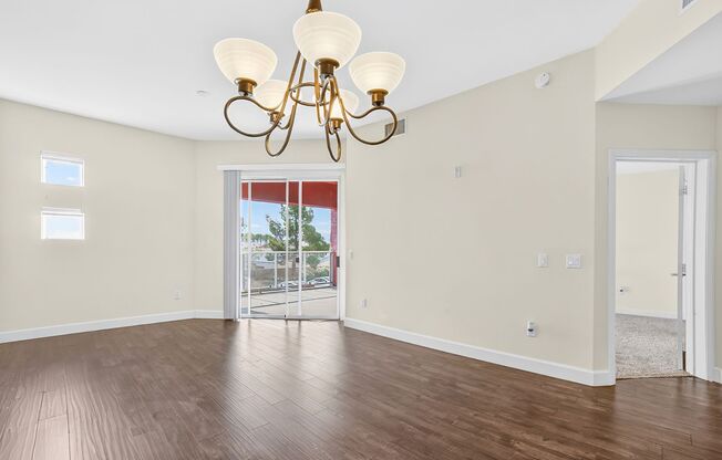 IMMACULATE 1 BED 1 BATH CONDO WITH SPECTACULAR AMENITIES AT PARK AVENUE!!