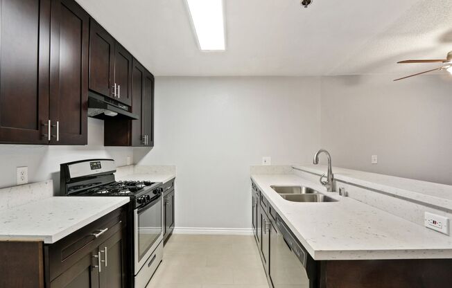 1 bed, 1 bath, 571 sqft, $1,925, Unit CCA-230