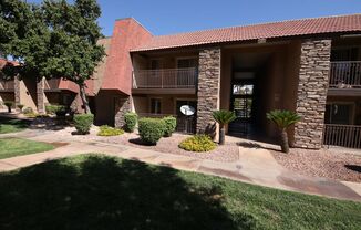 BELLA VITA CONDO - GUARD GATED - LOWER UNIT