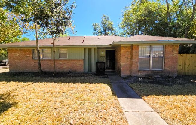 4203 Wuthering Heights Dr **Ask about our NO CASH DEPOSIT option through OBLIGO**