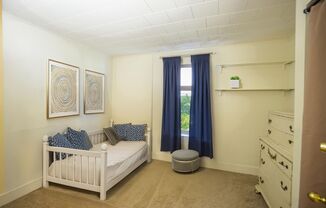 113 Comstock Place RM 1 - Room & Study Available 08/01/2026