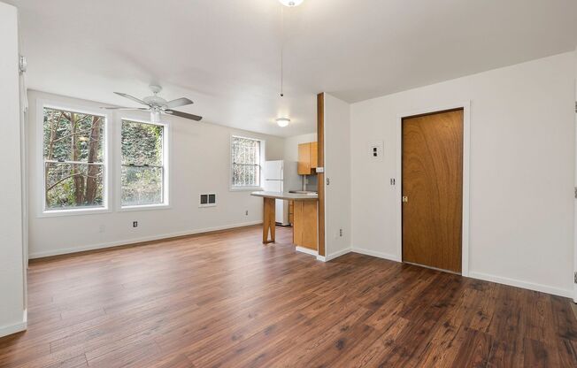 Studio, 1 bath, 400 sqft, $1,225, Unit B16