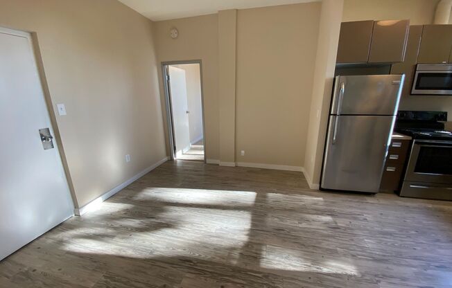 2 beds, 1 bath, 720 sqft, $2,195, Unit 164