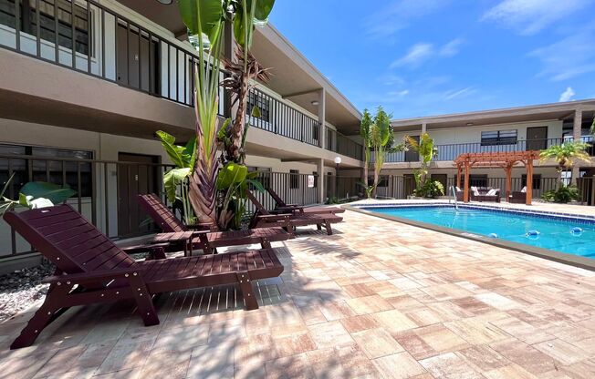 2 beds, 2 baths, 1,000 sqft, $1,999, Unit 207