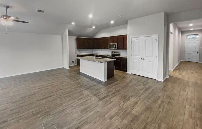 Stylish New Build with Luxury Finishes – Move-In Ready!
