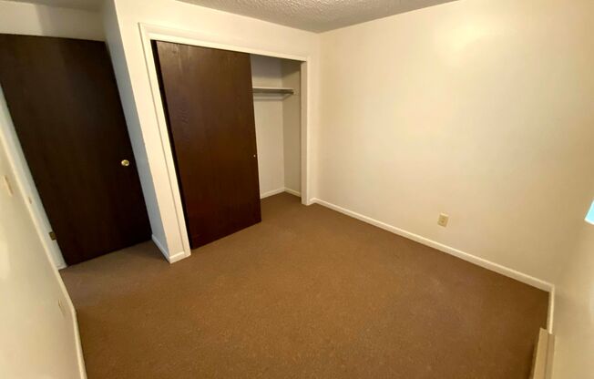 2 beds, 1 bath, 750 sqft, $650