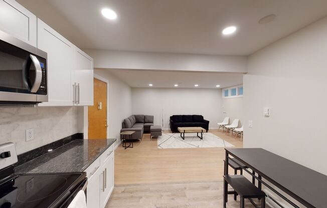 2 beds, 1 bath, 759 sqft, $2,050, Unit 307