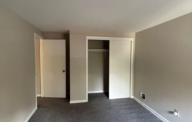 2 beds, 1 bath, 1,147 sqft, $950, Unit 411 - C BT
