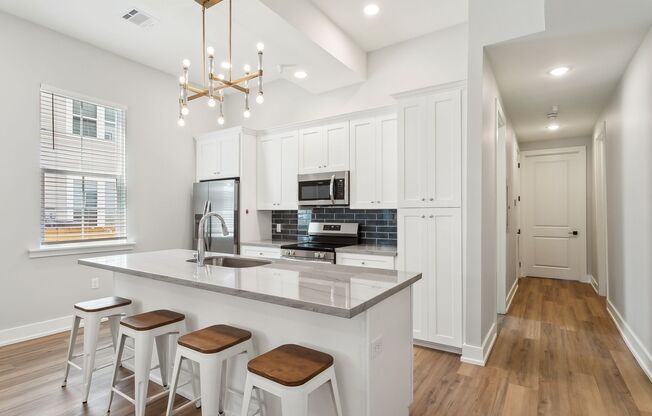Brand New Unit - 1 Block From Brunos