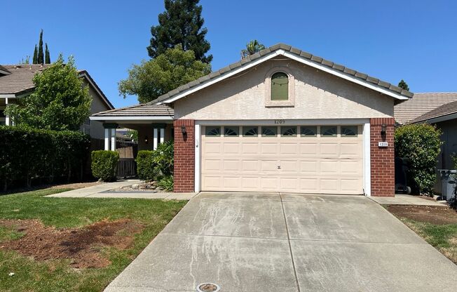 Gorgeous Broadstone home near Kemp Park.