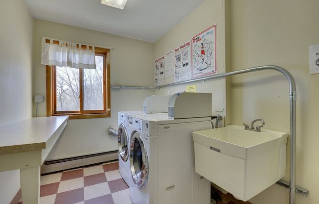 2 beds, 1 bath, 726 sqft, $1,295, Unit 799-205