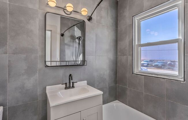 1 bed, 1 bath, 750 sqft, $950, Unit 1714-4
