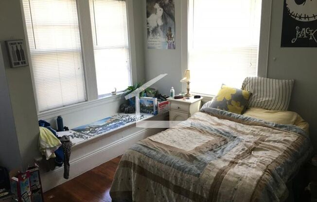 Brighton 3-bed/1-bath; Great Location on the B Line!