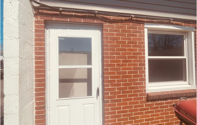 Townhouse Square Apartments - (White Glove)