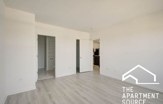 1544 W Glenlake Ave.