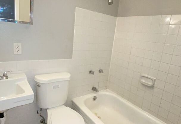 Studio, 1 bath, $1,000, Unit 2747113