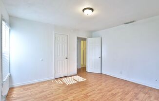 3 beds, 1 bath, $1,095