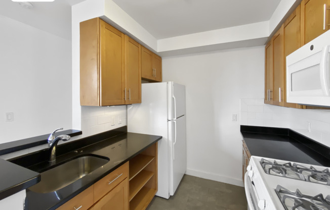 2 beds, 2 baths, $3,195, Unit 8A