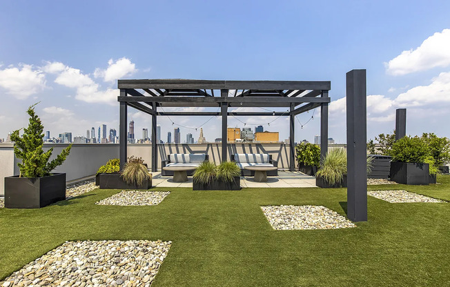 1 bed, 1 bath, $3,800, Unit 4C