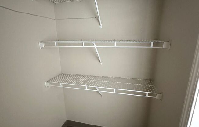 3 beds, 2 baths, 1,272 sqft, $1,150, Unit 427