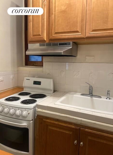 527 W 110 ST