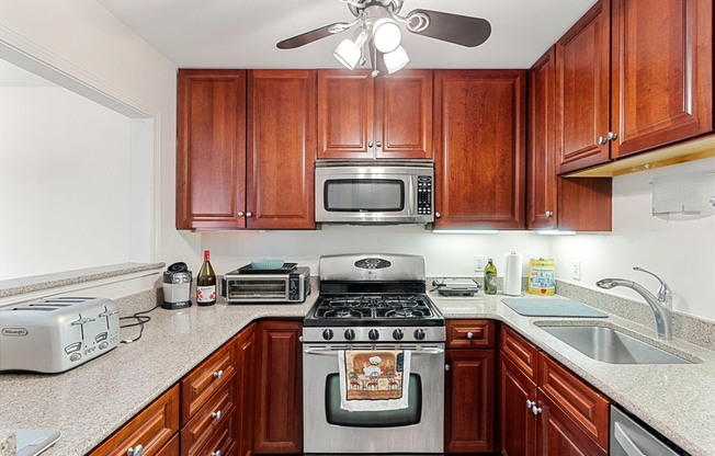 2 beds, 2 baths, 1,170 sqft, $3,650, Unit 204