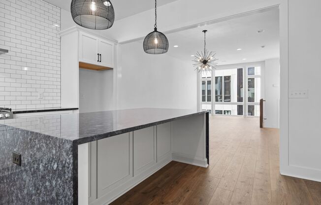 3 beds, 3.5 baths, $3,000, Unit Unit 12