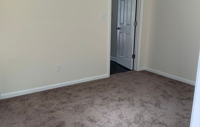 1 bed, 1 bath, 500 sqft, $895, Unit 114