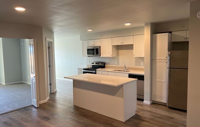 2 beds, 2 baths, 1,055 sqft, $1,500, Unit 211-H243