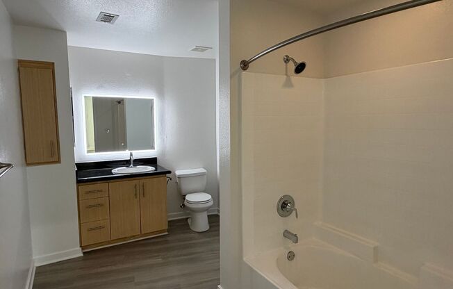 3 beds, 3 baths, 1,956 sqft, $5,300, Unit 275