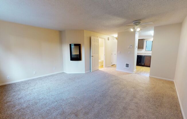 2 beds, 1.5 baths, 998 sqft, $1,690, Unit 0111