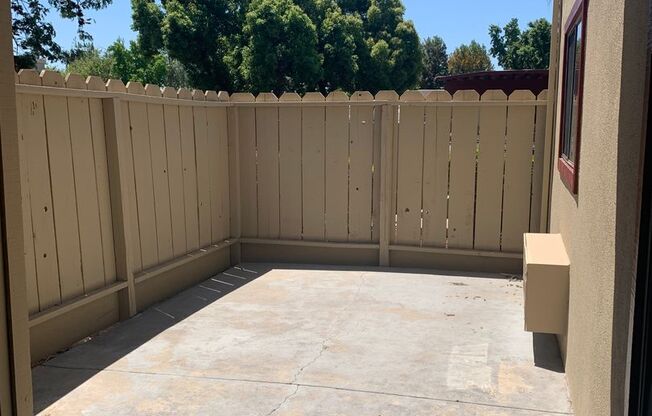 1 bed, 1 bath, 620 sqft, $1,300, Unit 3220 A