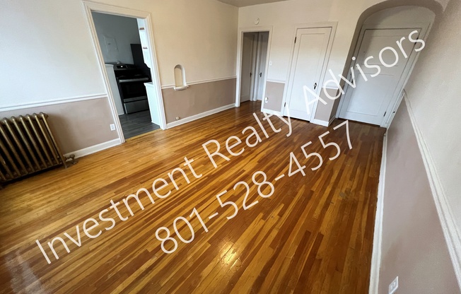 141 E 1 AVE