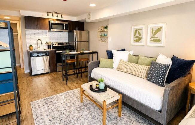Studio, 1 bath, 275 sqft, $661, Unit 8208