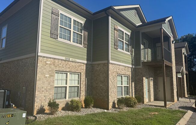 2 beds, 2 baths, 980 sqft, $975, Unit 222