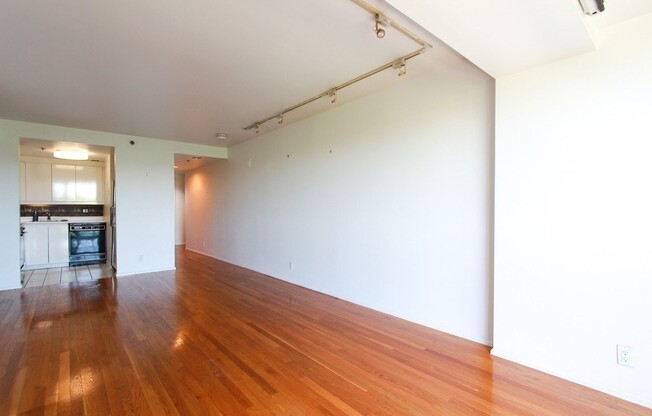 Studio, 1 bath, 532 sqft, $3,100, Unit 701