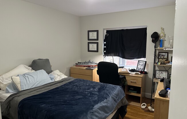 2 beds, 1 bath, $2,930, Unit 4