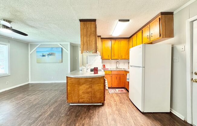 2 BR House w/ Fenced Yard