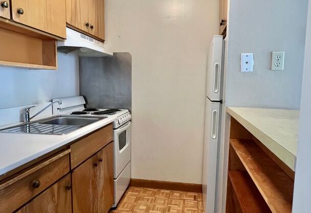 Studio, 1 bath, $2,000