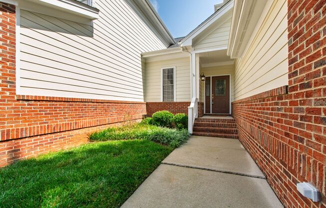 Lovely 3-Bedroom Townhome in Fantastic Raleigh Location!