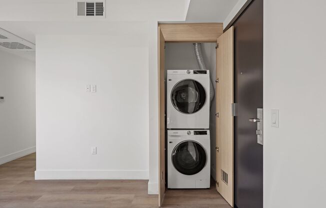 1 bed, 1 bath, 445 sqft, $2,500, Unit 406