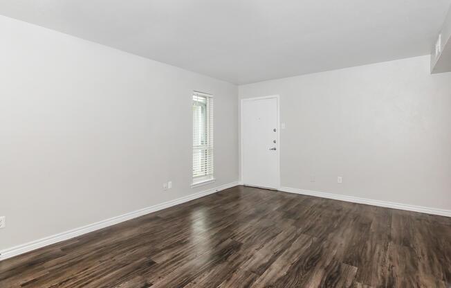 1 bed, 1 bath, 586 sqft, $694