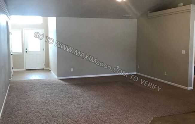 647 ZOE LANE - GREAT 3BR/2BA