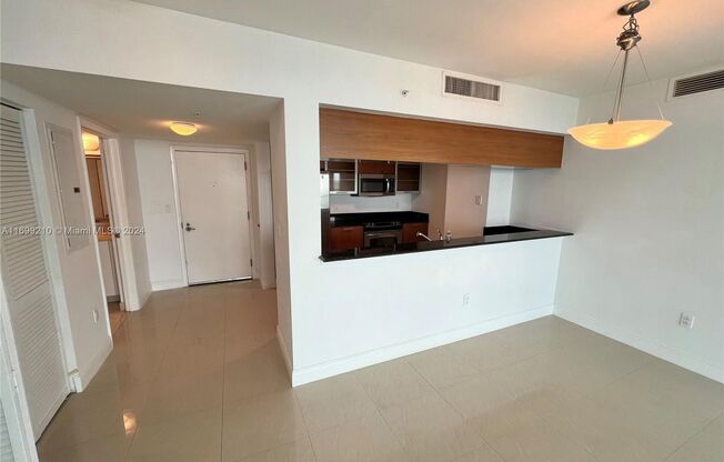 2 beds, 2 baths, 1,154 sqft, $4,800, Unit 1800 N Bayshore Dr # 24-09 (A11699210)