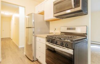 2 beds, 1 bath, 860 sqft, $1,415, Unit 844-302
