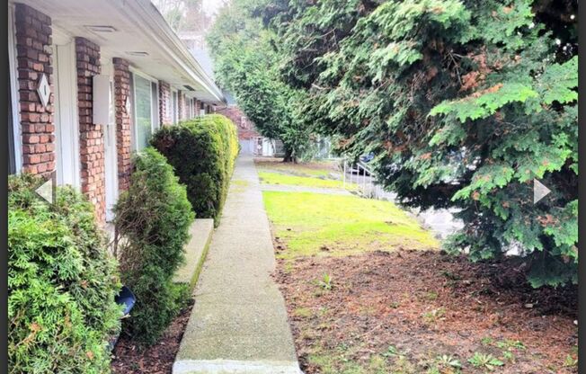 Bright 2 bed corner unit