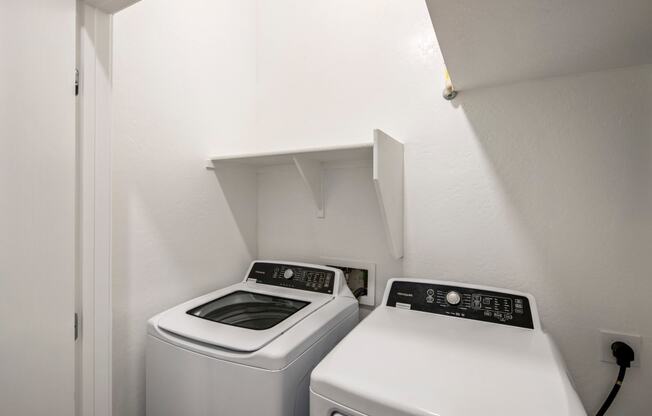 Linq at south mountain full size washer and dryer