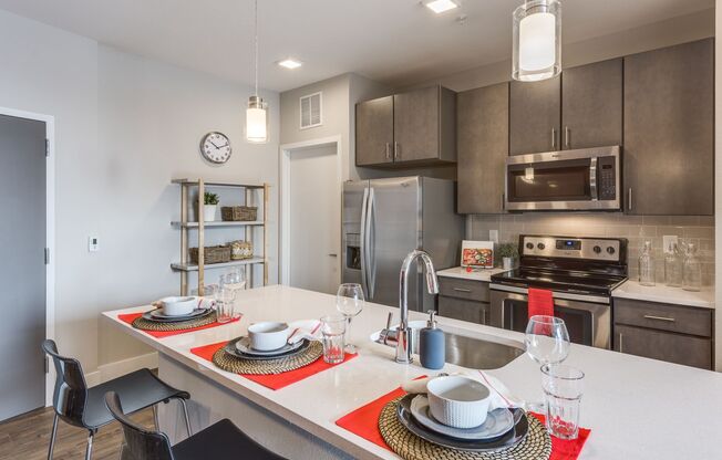 1 bed, 1 bath, 562 sqft, $1,595, Unit 403