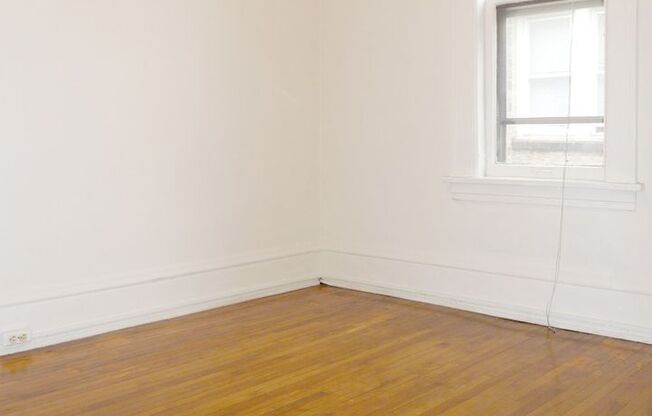 1 bed, 1 bath, 410 sqft, $930, Unit 10 - 205