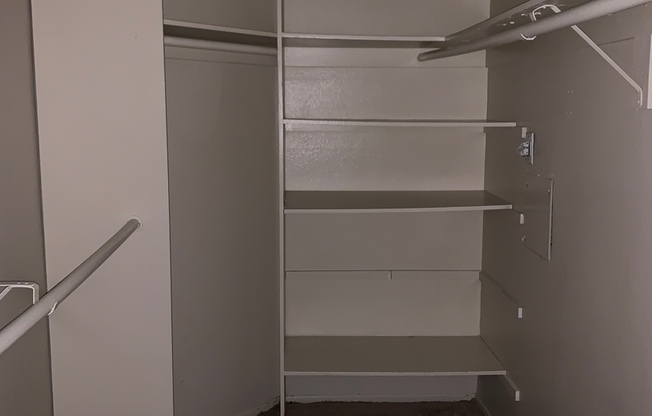 1 bed, 1 bath, 700 sqft, $2,100, Unit 211